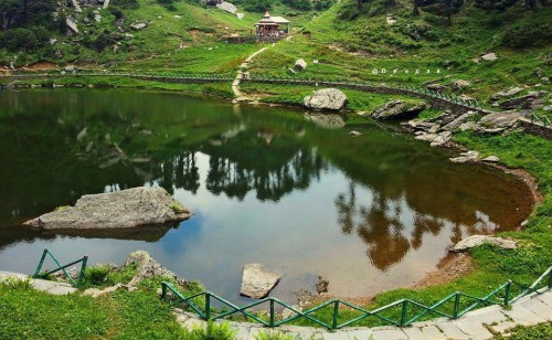 Seruvalsar Lake:- It is a high altitude lake which is located in the district Kullu. It is about 3,100 metres above the sea level. This lake is surrounded by thick forest cover