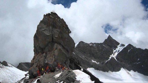 The Shrikhand Mahadev Peak is located in the Kullu district of Himachal Pradesh and is one of the revered pilgrimage sites.