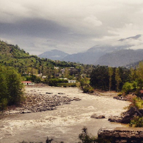 Beas River is located in kullu valley . Himachal Pardesh