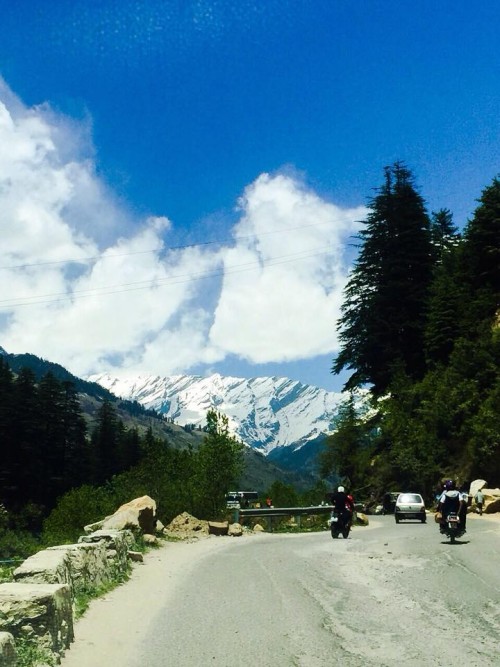 Way to Rohtang Pass it justifies the phrase : "Journey is more exciting than the destination"