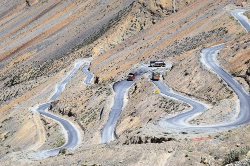 Gata Loops is a name that is unknown to everyone except for a few who have travelled on the Manali Leh highway.  Gata Loops are a collection of 21 loops that take you to an altitude of 15,302 ft, roads in the loops are in not so good condition and the slow.