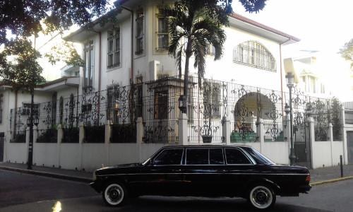 CLASSIC-BARRIO-AMON-MANSION-CENTRAL-AMERICA-LIMUSINA3000032b9204e7f6.jpg