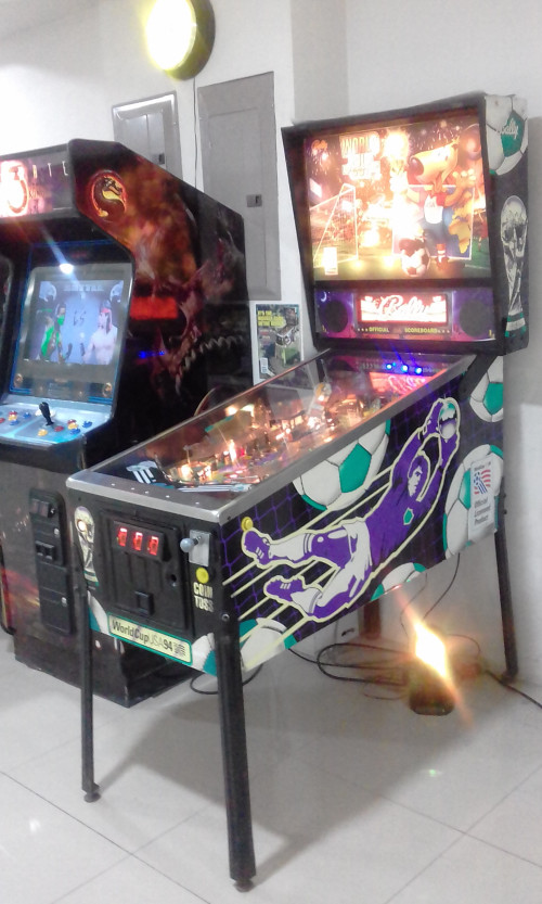 COSTA-RICA-1994-BALLY-WORLD-CUP-PINBALL-MACHINE-CALL-CENTER7aaa7cd09b8aff5a.jpg