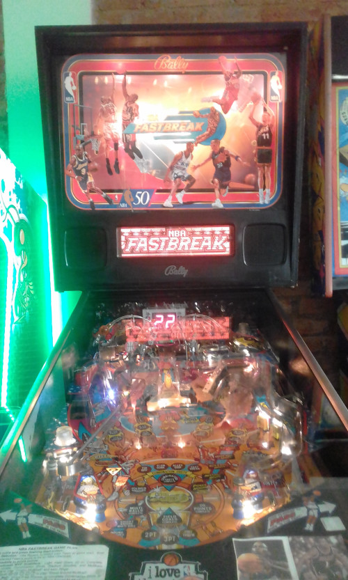COSTA-RICA-1997-NBA-FASTBREAK-BALLY-PINBALL-MACHINEad4c33ca7b962a4b.jpg