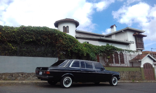 COSTA-RICA-LIMOUSINE-AND-MANSION.LWB-LANG3796b3c97ec66b20.jpg