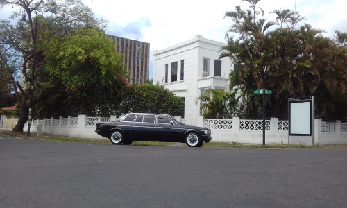 COSTA-RICA-La-esquina-roja-de-Matute-Gomez-LIMOUSINE-LWB-LANG33c23d09b3634e99.jpg