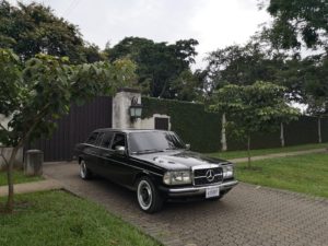 COSTA-RICA-PRIVATE-ESTATE.-MERCEDES-W123-LIMOUSINE-300D-LWB-LANGf9728504d0018162.jpg
