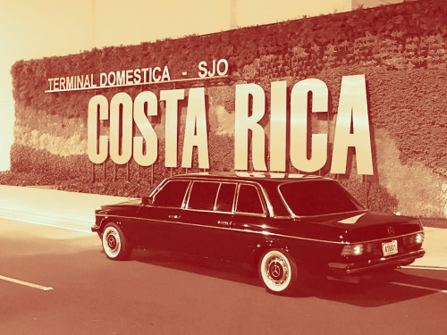 EVERY-BUSINESS-NEEDS-A-MERCEDES-LIMOUSINE-FOR-CLIENTS-COSTA-RICA145f755bf53eb6c6.jpg