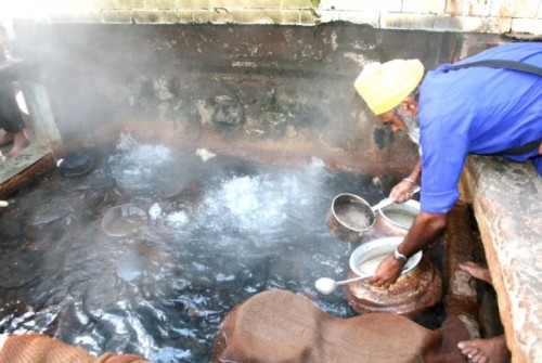 Hot-Springs-at-Manikaran5f5de.jpg