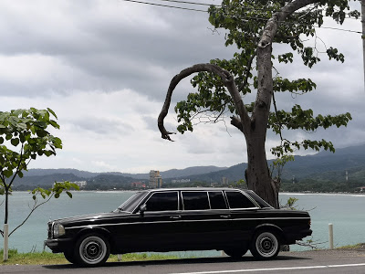 JACO-BEACH-COSTA-RICA-MERCEDES-W123-LIMOUSINEf060f07d38acfd26.jpg