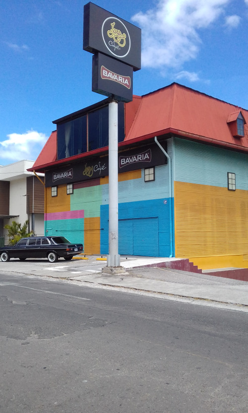 Jazz-Cafe-Restaurant-and-Bar-COSTA-RICA-LIMUSINA6c7b9a37b19aa1ff.jpg