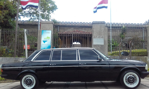LIMOUSINE-Museo-Nacional-de-Costa-Ricaf0e181397f6e1cb6.jpg