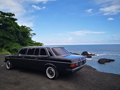 MERCEDES-AT-THE-BEACH-COSTA-RICA.-LIMOUSINE-TOURSc285ed757a197007.jpg