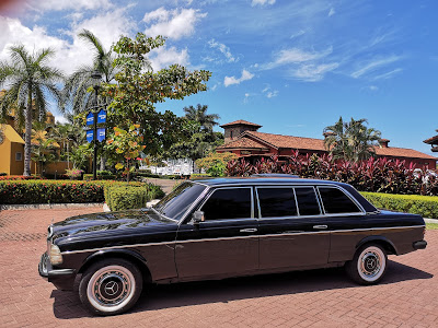PACIFIC-COAST-COSTA-RICA.-LIMOUSINE-W123-MERCEDES-RIDE26e80ab7a14f6c45.jpg