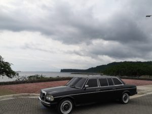 PLAYA-CALDERA-PUNTARENAS-COSTA-RICA.-MERCEDES-W123-LIMOUSINE-300D347e275ada05ceca.jpg