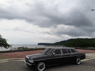 PLAYA-CALDERA-PUNTARENAS-COSTA-RICA.-MERCEDES-W123-LIMOUSINE-300D743c2adfb2c22cac.jpg