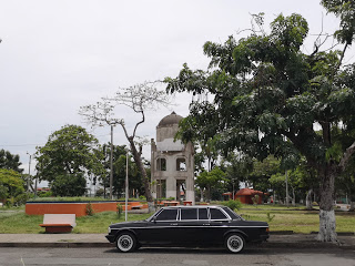 Parque-Mora-y-Canas-Puntarenas.-MERCEDES-300D-W123-LIMOUSINE-LANGc920a7a462f751ef.jpg