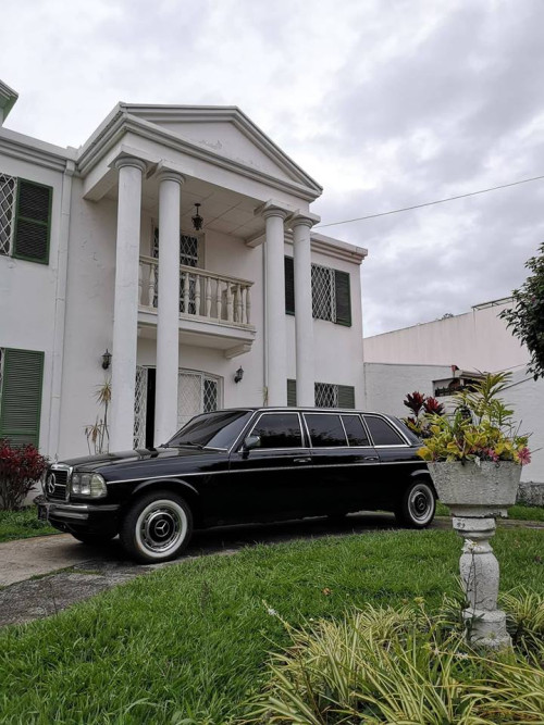 ROHRMOSER-MANSION.-COSTA-RICA-LIMO-LWB-LANGe2d18a228e2e91a1.jpg