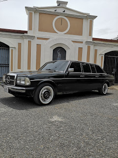 ROMAN-MANSION-PUNTARENAS-COSTA-RICA.-MERCEDES-LIMOUSINE-300D-W123-LANG360042c302ea1587.jpg