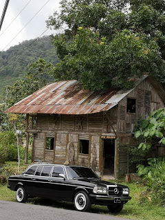 WOOD-HOUSE.-CARTAGO-COSTA-RICA-MERCEDES-LIMOUSINE-RIDES9a53b3eb629f6181.jpg