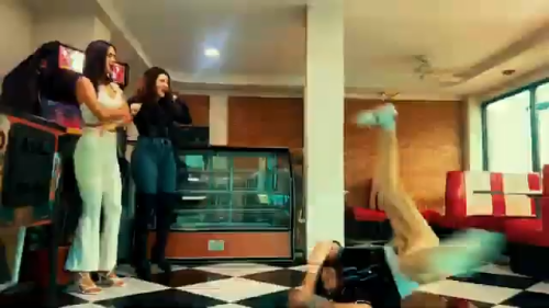 Yeik-Lawson-Rodriguez-Costa-Ricas-Call-Center-Rap-Breakdancing-commerical-10810f115c31521cdf.png