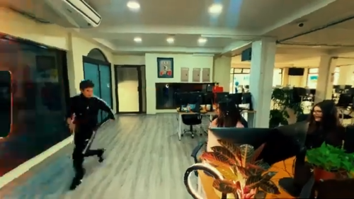 Yeik-Lawson-Rodriguez-Costa-Ricas-Call-Center-Rap-Breakdancing-commerical-11d339bd2a05eb556f.png