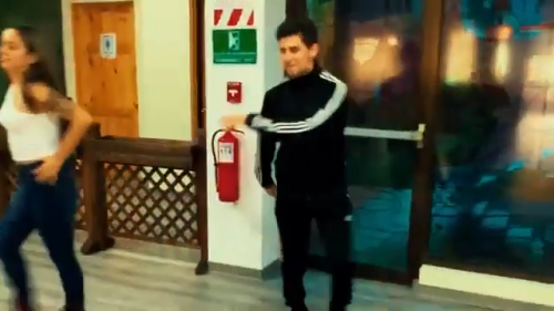 Yeik-Lawson-Rodriguez-Costa-Ricas-Call-Center-Rap-Breakdancing-commerical-2be648fbc7878d06f.png