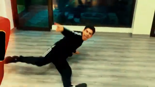 Yeik-Lawson-Rodriguez-Costa-Ricas-Call-Center-Rap-Breakdancing-commerical-60130a21d0aae784e.png
