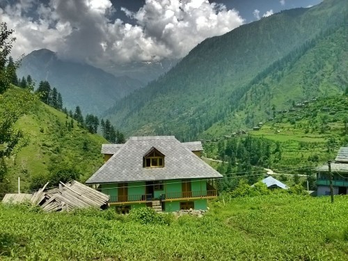 Gypsy house sheela village paravti valley himachal pradesh