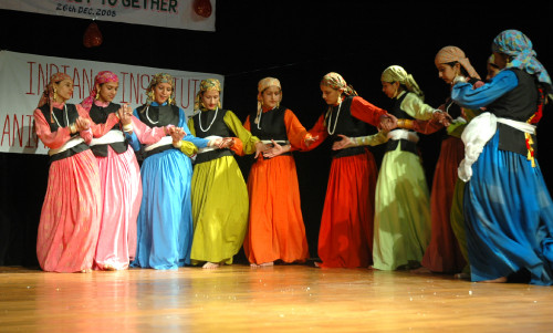 There are various forms of this dance varying region by region amongst the folk dances from Himachal Pradesh. Some of the popular ones include the Kullu Nati.